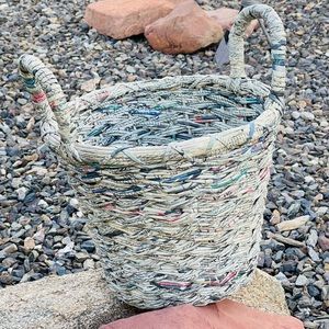 Handmade Paper Recycled Waste
Basket Magazine Newspaper
Woven Trash basket